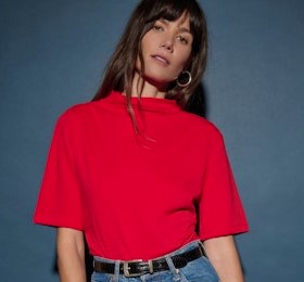 Reed red rouched tee